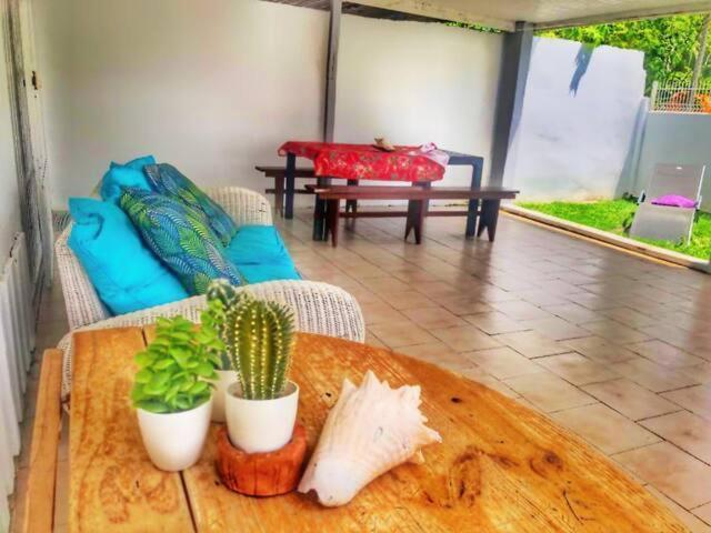 Malilia Beach A Sainte-Anne - Wifi -5 Min A Pied De La Plage ภายนอก รูปภาพ